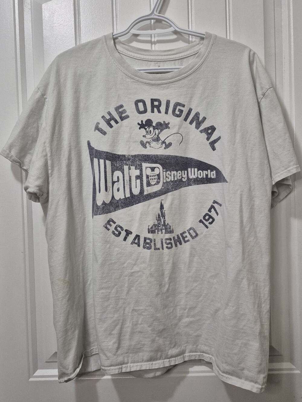Vintage-style Walt Disney World Graphic T-shirt Size Adult XL